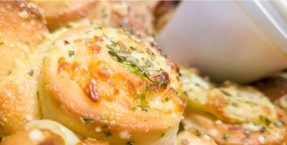 Garlic Knots with Cheese